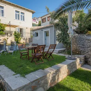 Adrienne Mali Lošinj